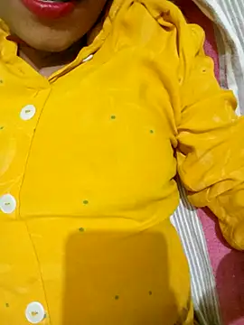 Snapshot of Miss_triha chatting on November 2, 2025, 7:35 am Miss triha online show from November 2, 2025, 7:35 am