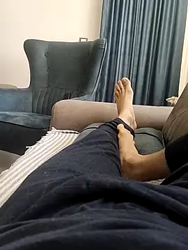 Snapshot of legolasleo chatting on September 21, 2025, 12:10 pm legolasleo online show from September 21, 2025, 12:10 pm