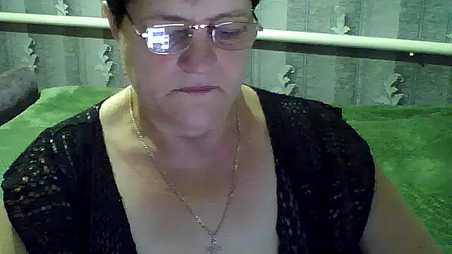 ElzaJewel online show from September 17, 2025, 4:03 am