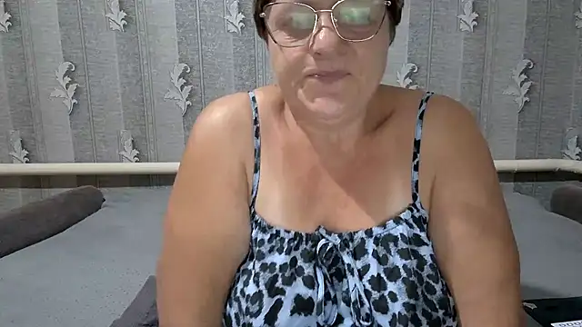 Snapshot of ElzaJewel chatting on July 19, 2026, 11:40 am ElzaJewel online show from July 19, 2026, 11:40 am