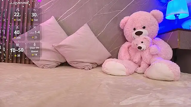 Snapshot of ariana_jhonson1 chatting on February 3, 2026, 12:32 pm ariana jhonson1 online show from February 3, 2026, 12:32 pm