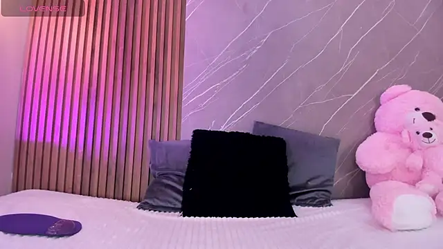 Snapshot of ariana_jhonson1 chatting on October 16, 2025, 12:46 pm ariana jhonson1 online show from October 16, 2025, 12:46 pm