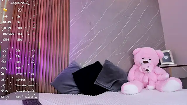 Snapshot of ariana_jhonson1 chatting on October 10, 2025, 12:39 pm ariana jhonson1 online show from October 10, 2025, 12:39 pm