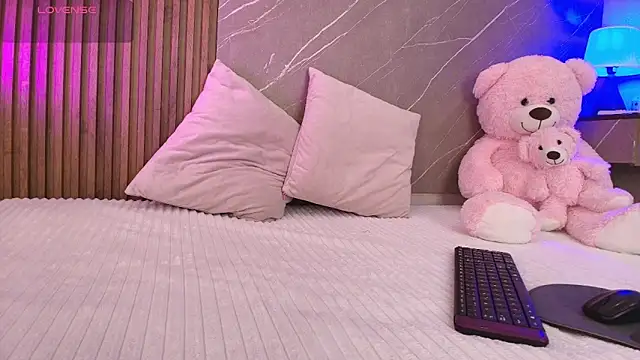 Snapshot of ariana_jhonson1 chatting on February 7, 2026, 12:13 pm ariana jhonson1 online show from February 7, 2026, 12:13 pm