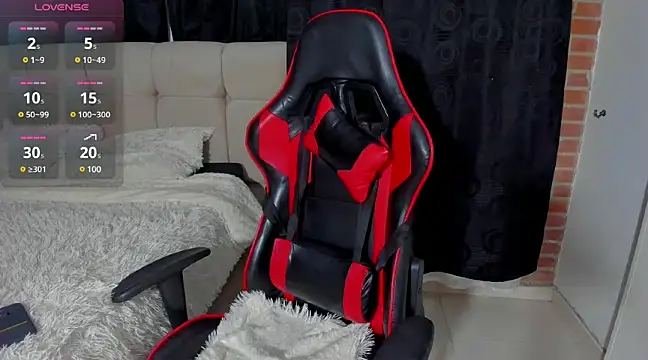 Snapshot of playsweetashley_ chatting on March 23, 2025, 3:21 am playsweetashley online show from March 23, 2025, 3:21 am