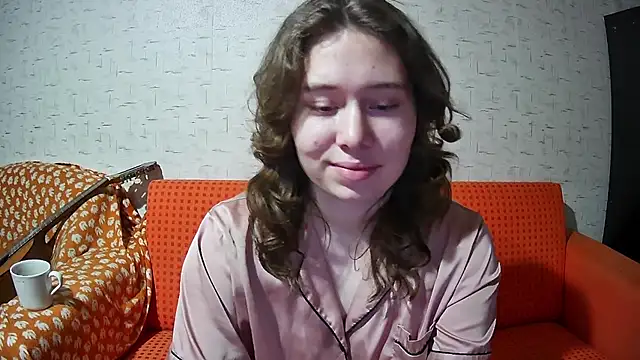 girliemilk online show from November 26, 2025, 8:09 pm