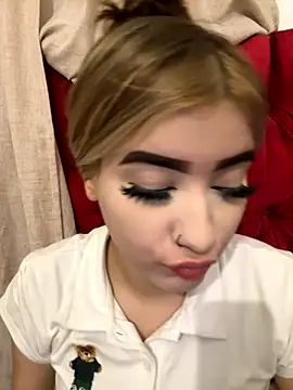 Snapshot of akirahattori chatting on October 17, 2025, 11:06 pm akirahattori online show from October 17, 2025, 11:06 pm