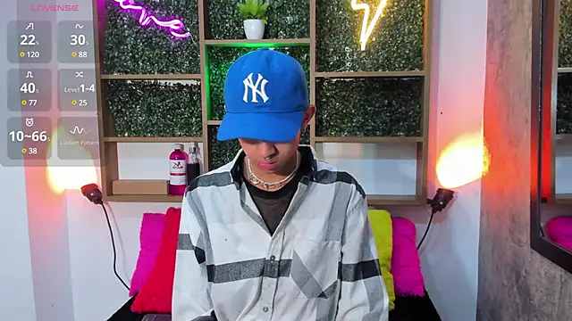 Snapshot of Allen_Starck chatting on February 27, 2025, 3:29 am Allen Starck online show from February 27, 2025, 3:29 am