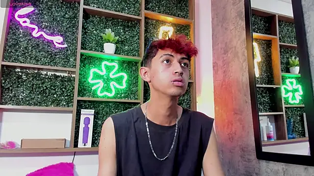 Snapshot of Allen_Starck chatting on February 9, 2025, 4:14 am Allen Starck online show from February 9, 2025, 4:14 am