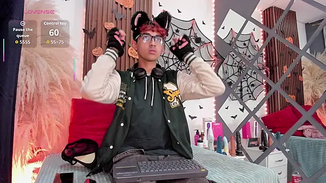 Snapshot of Allen_Starck chatting on October 14, 2025, 2:34 am Allen Starck online show from October 14, 2025, 2:34 am