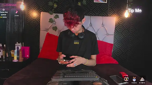 Snapshot of Allen_Starck chatting on October 7, 2025, 8:10 pm Allen Starck online show from October 7, 2025, 8:10 pm