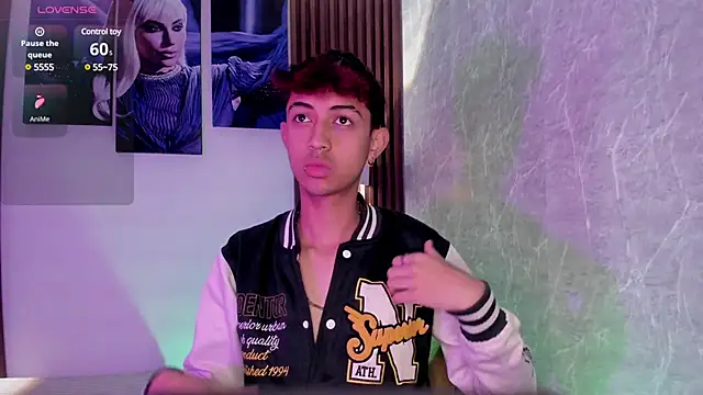 Snapshot of Allen_Starck chatting on February 7, 2025, 1:01 pm Allen Starck online show from February 7, 2025, 1:01 pm