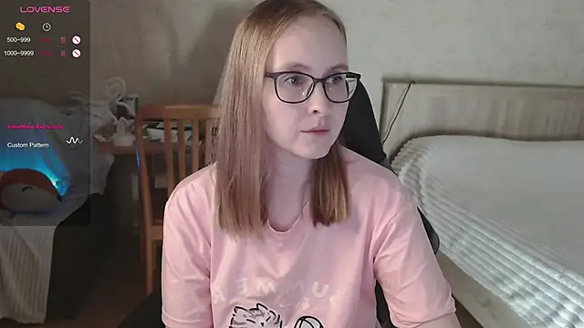 Snapshot of Agatha_Mott chatting on September 13, 2025, 5:07 am Agatha Mott online show from September 13, 2025, 5:07 am