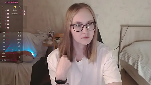 Snapshot of Agatha_Mott chatting on September 15, 2025, 5:08 am Agatha Mott online show from September 15, 2025, 5:08 am