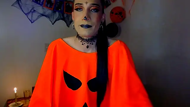 Snapshot of NovaNyx11 chatting on October 31, 2025, 10:38 pm NovaNyx11 online show from October 31, 2025, 10:38 pm