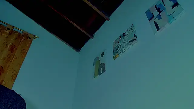 Eli clark  online show from November 10, 2025, 11:32 pm