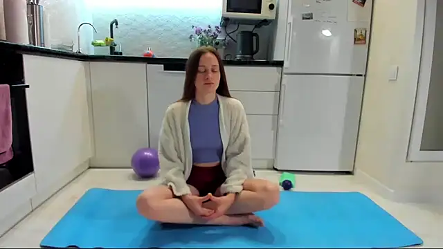 Katya yoga online show from October 6, 2025, 3:51 am