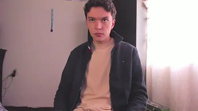 Snapshot of Mastrangelo_xxx chatting on March 5, 2025, 12:55 pm Mastrangelo xxx online show from March 5, 2025, 12:55 pm