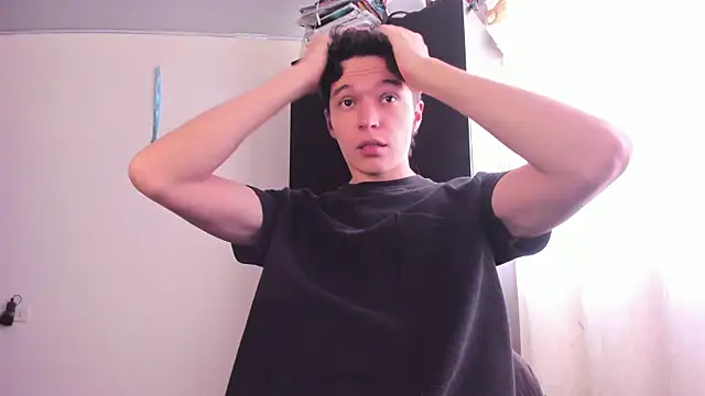 Snapshot of Mastrangelo_xxx chatting on March 21, 2025, 5:12 pm Mastrangelo xxx online show from March 21, 2025, 5:12 pm