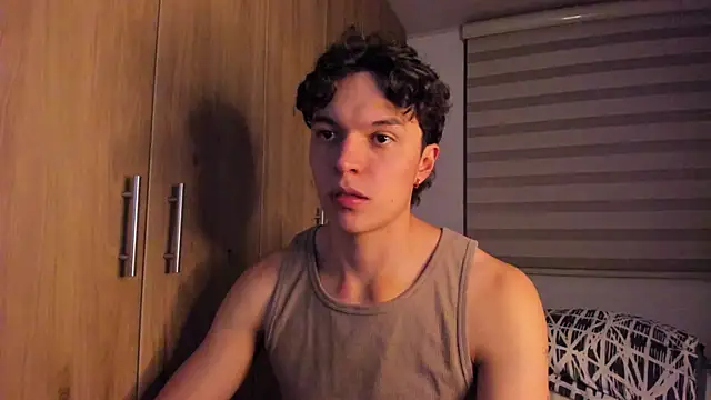 Snapshot of Mastrangelo_xxx chatting on September 13, 2025, 4:12 am Mastrangelo xxx online show from September 13, 2025, 4:12 am