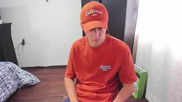 Snapshot of Mastrangelo_xxx chatting on March 4, 2025, 9:54 pm Mastrangelo xxx online show from March 4, 2025, 9:54 pm