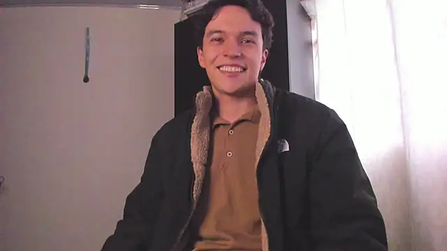 Snapshot of Mastrangelo_xxx chatting on March 19, 2025, 8:54 pm Mastrangelo xxx online show from March 19, 2025, 8:54 pm