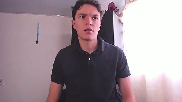 Snapshot of Mastrangelo_xxx chatting on March 6, 2025, 2:08 pm Mastrangelo xxx online show from March 6, 2025, 2:08 pm