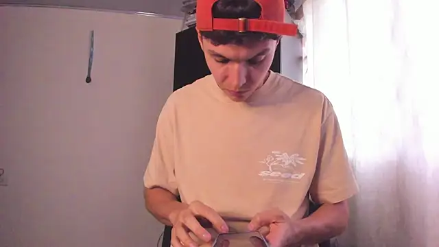 Snapshot of Mastrangelo_xxx chatting on March 5, 2025, 10:10 pm Mastrangelo xxx online show from March 5, 2025, 10:10 pm