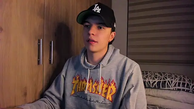 Snapshot of Mastrangelo_xxx chatting on September 11, 2025, 4:45 am Mastrangelo xxx online show from September 11, 2025, 4:45 am