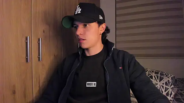 Snapshot of Mastrangelo_xxx chatting on September 22, 2025, 3:56 am Mastrangelo xxx online show from September 22, 2025, 3:56 am