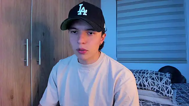 Snapshot of Mastrangelo_xxx chatting on September 26, 2025, 3:24 am Mastrangelo xxx online show from September 26, 2025, 3:24 am