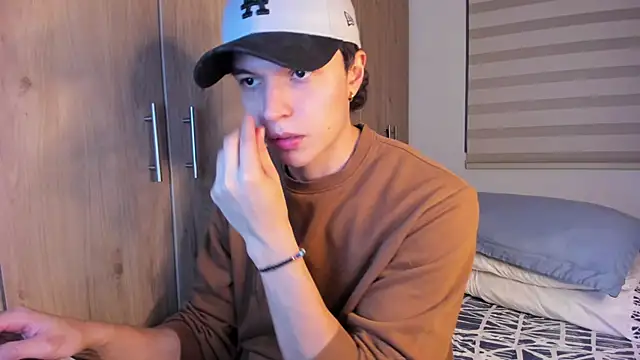 Snapshot of Mastrangelo_xxx chatting on September 18, 2025, 4:59 am Mastrangelo xxx online show from September 18, 2025, 4:59 am