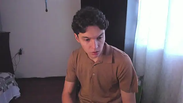 Snapshot of Mastrangelo_xxx chatting on March 19, 2025, 12:45 pm Mastrangelo xxx online show from March 19, 2025, 12:45 pm