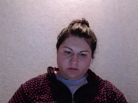 KiraSwee online show from October 7, 2025, 4:41 pm