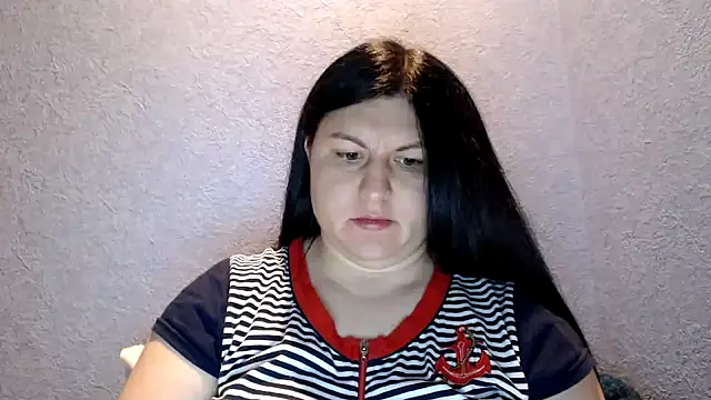 Snapshot of KiraSwee chatting on September 12, 2025, 5:35 pm KiraSwee online show from September 12, 2025, 5:35 pm