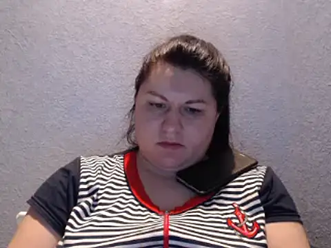 Snapshot of KiraSwee chatting on March 5, 2025, 5:50 pm KiraSwee online show from March 5, 2025, 5:50 pm