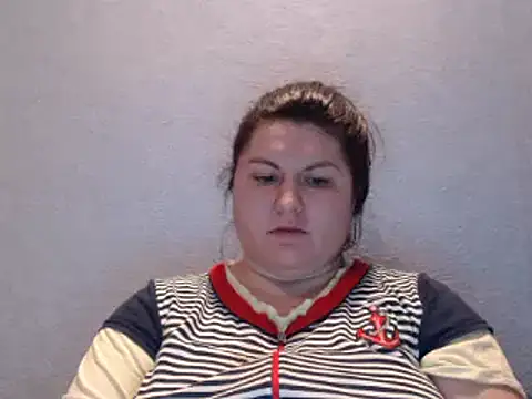 Snapshot of KiraSwee chatting on February 2, 2025, 6:20 pm KiraSwee online show from February 2, 2025, 6:20 pm