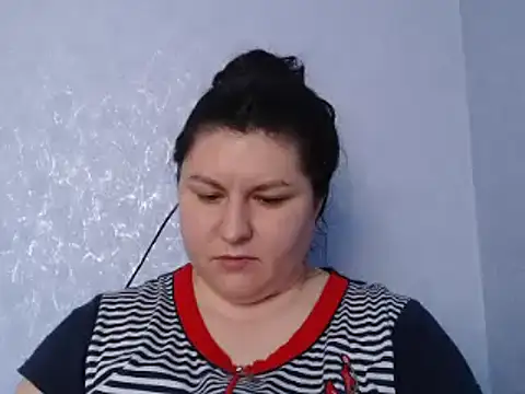 Snapshot of KiraSwee chatting on March 6, 2025, 1:03 pm KiraSwee online show from March 6, 2025, 1:03 pm