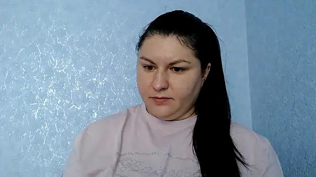 Snapshot of KiraSwee chatting on September 9, 2025, 8:24 am KiraSwee online show from September 9, 2025, 8:24 am