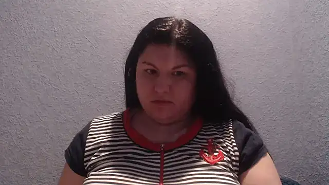 KiraSwee online show from December 18, 2025, 3:38 pm