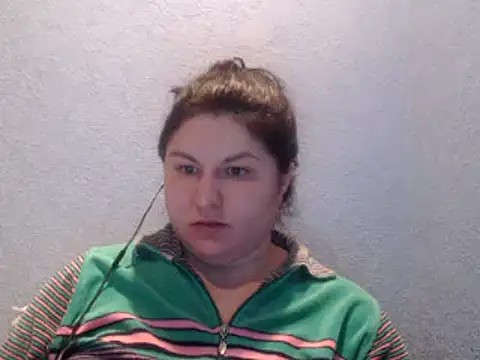 Snapshot of KiraSwee chatting on January 24, 2025, 6:35 pm KiraSwee online show from January 24, 2025, 6:35 pm