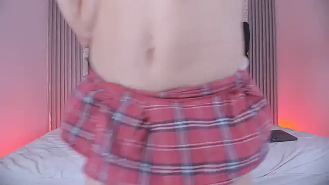 Ashlyaurora online show from April 7, 2026, 4:36 am