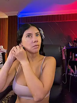 Snapshot of XiaQueen chatting on February 14, 2026, 11:43 am XiaQueen online show from February 14, 2026, 11:43 am