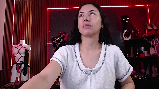 XiaQueen online show from September 18, 2025, 11:02 am