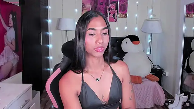 Alissemasiel online show from April 14, 2026, 11:10 pm