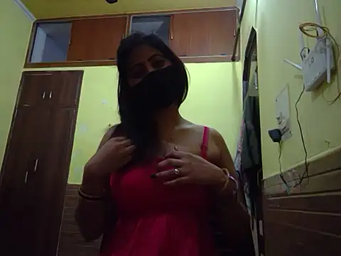 Queen Couple online show from February 20, 2025, 4:58 pm