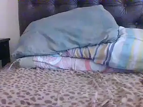 Snapshot of crow07xx chatting on February 16, 2025, 11:16 am crow07xx online show from February 16, 2025, 11:16 am