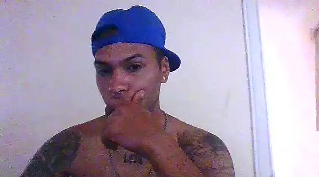 Snapshot of crow07xx chatting on February 3, 2025, 12:03 pm crow07xx online show from February 3, 2025, 12:03 pm