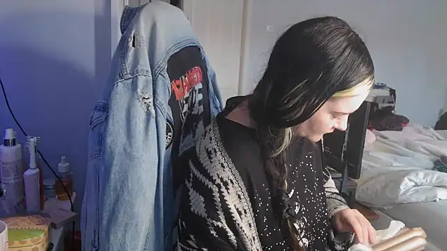 Snapshot of AureliaXOX chatting on September 18, 2025, 12:30 pm AureliaXOX online show from September 18, 2025, 12:30 pm