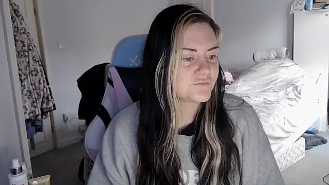 Snapshot of AureliaXOX chatting on February 28, 2025, 9:36 am AureliaXOX online show from February 28, 2025, 9:36 am